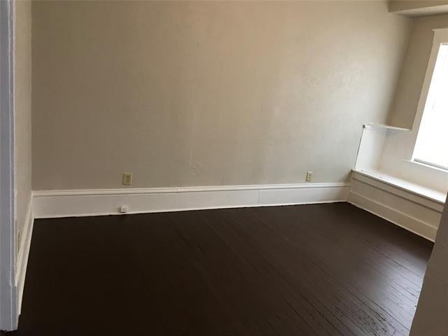 Building Photo - 1118 N Zang Blvd