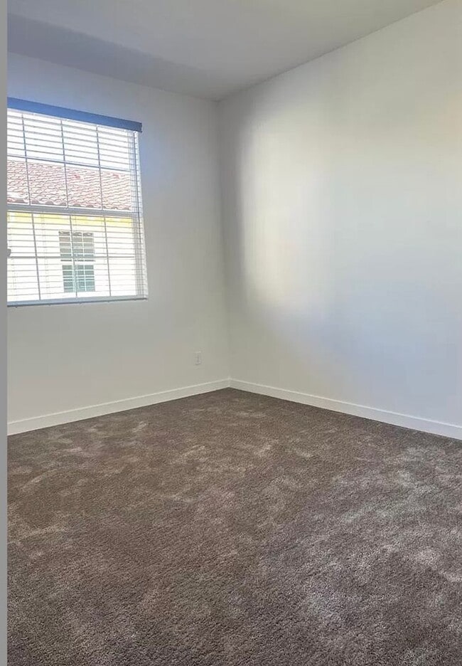 Building Photo - 5301 E Commerce Way