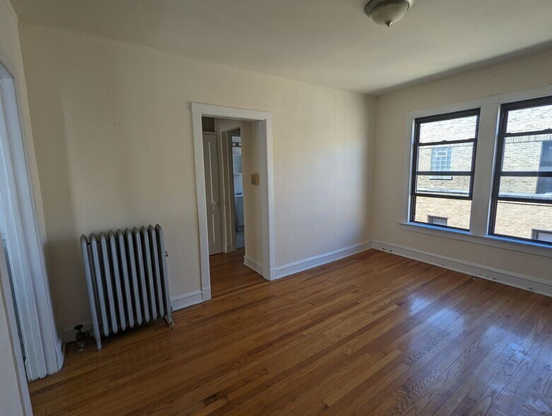 Building Photo - 2649 N Spaulding Ave