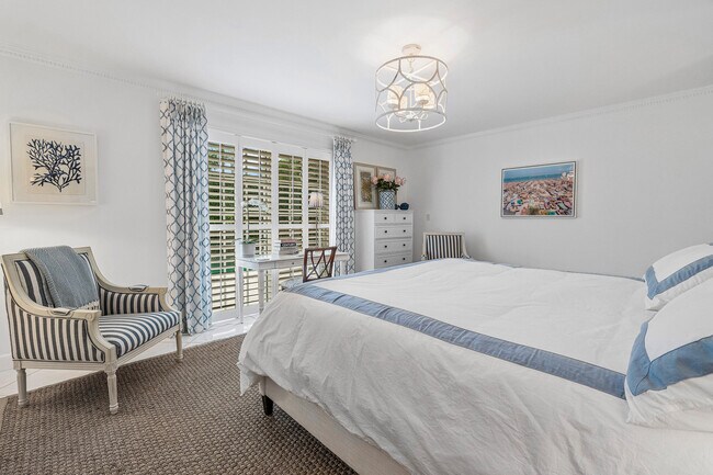 Building Photo - 241 List Rd