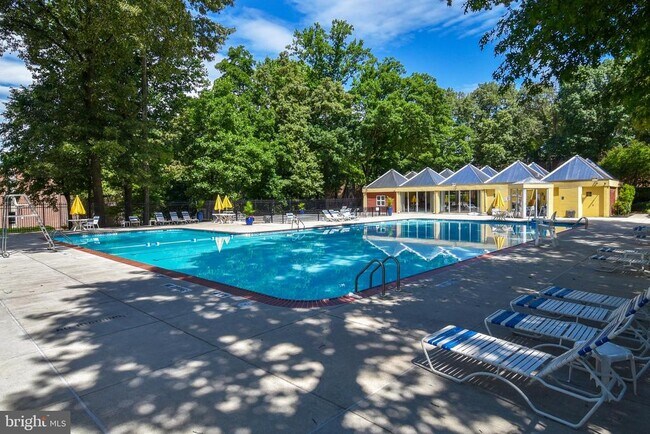 Building Photo - 3302 Woodburn Village Dr