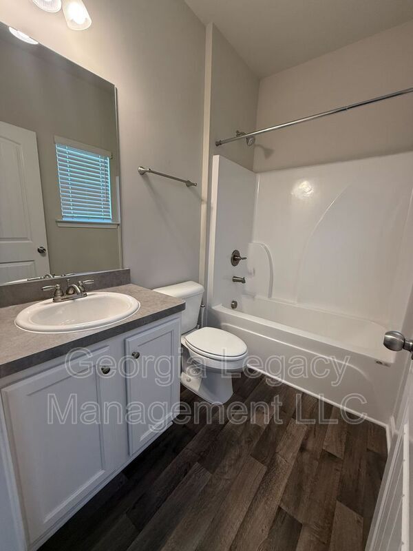 Building Photo - 1272 Towne Square Ct