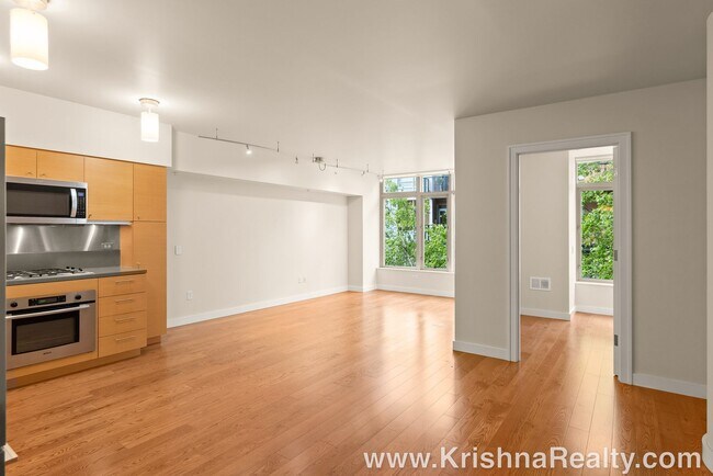 Building Photo - Luxury Downtown Living In The John Ross Building | 1 Bedroom | 1 Bathroom Condo | PDX's SW Water ...