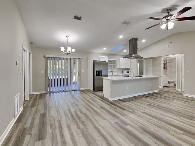 Building Photo - 150 Eldorado Dr