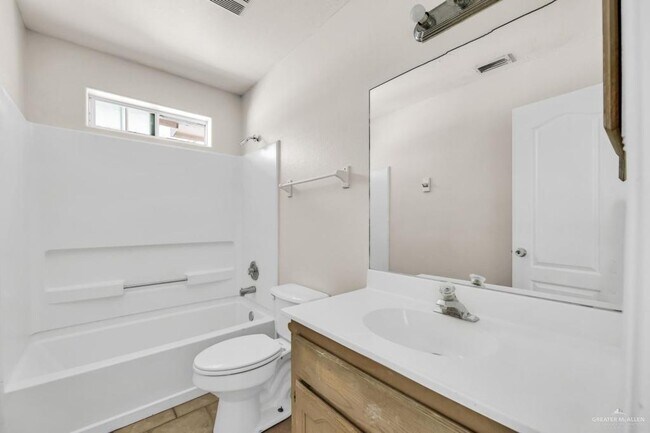 Building Photo - 13 Agua Fina Ave