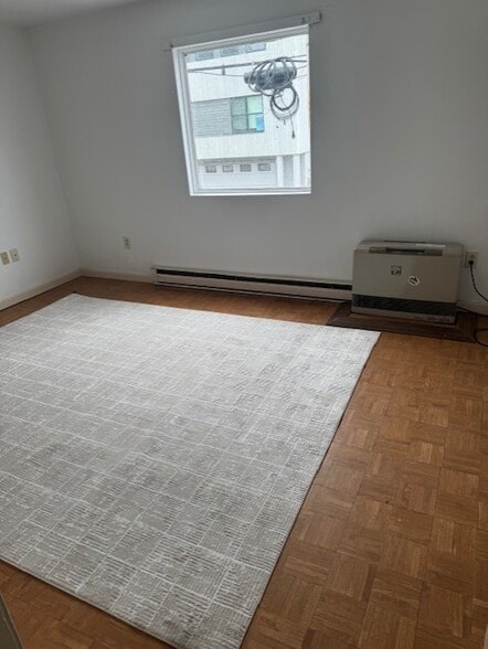 Front Bedroom - 8 Saint Lawrence St