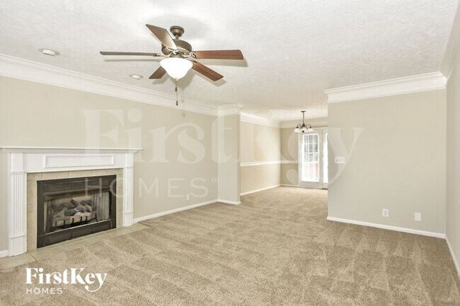 Building Photo - 712 Winding Bluff Way