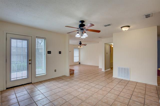 Building Photo - 230 Brittany Dr