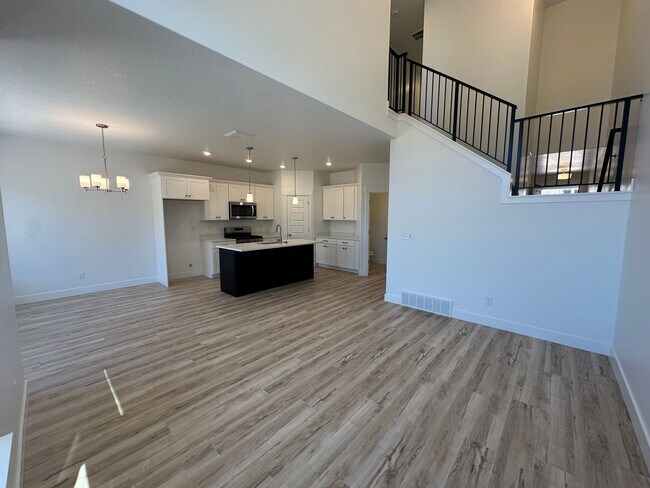 Building Photo - 5280 Acacia Dr