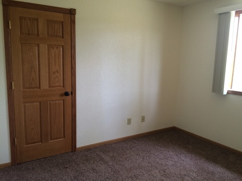 Building Photo - 11377 Executive Ln
