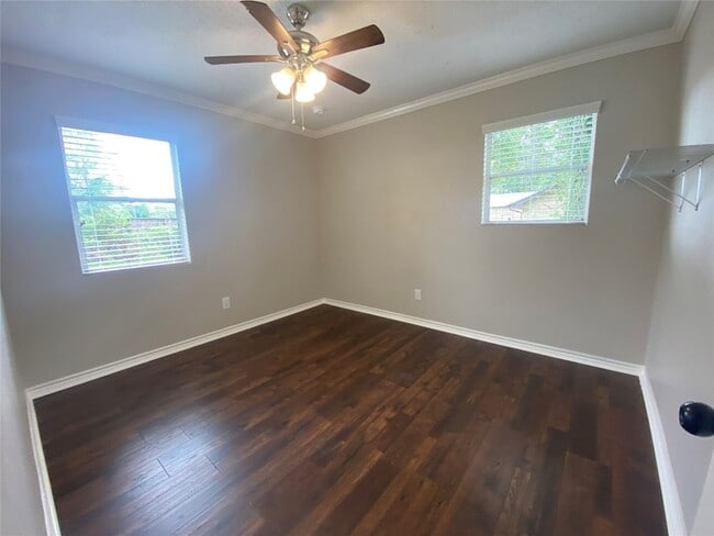 Building Photo - 518 Big Deer Dr