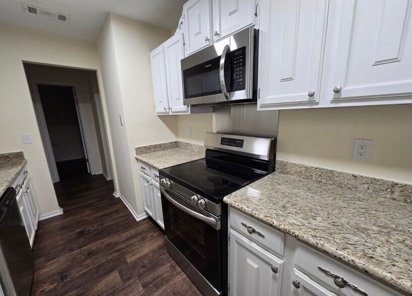 Building Photo - 101B Los Palachios Ct