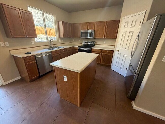 Building Photo - 2340 Sapphire Ridge Way