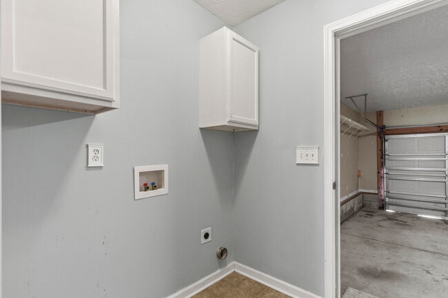 Building Photo - 2842 Weathersby Dr