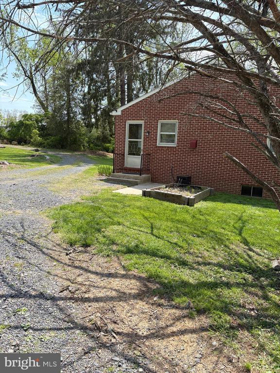 Building Photo - 29 Laver Rd