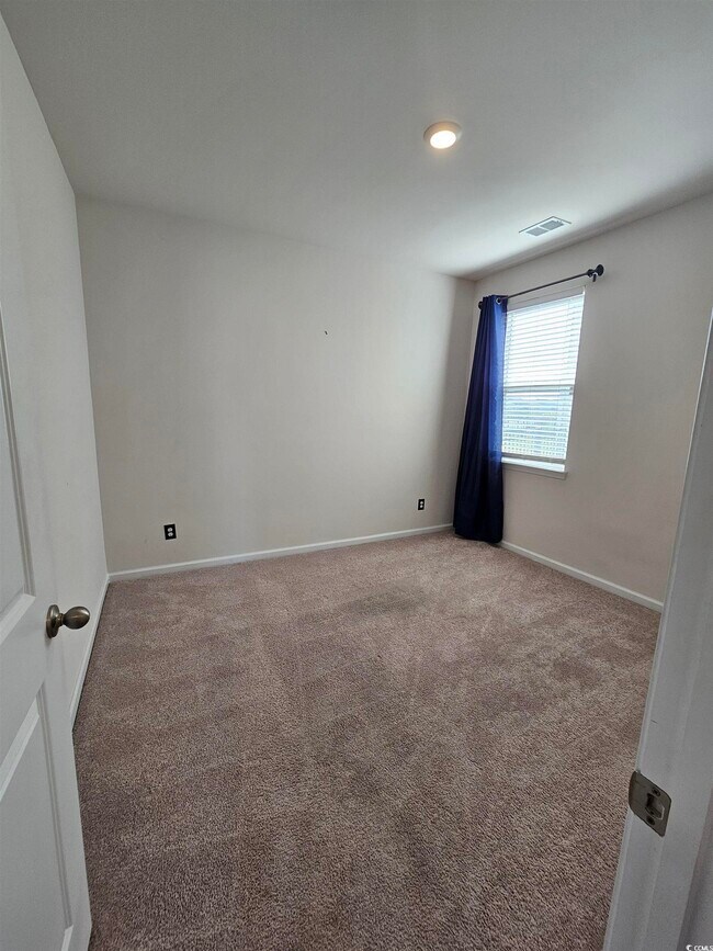 Building Photo - 3193 Bells Lk Cir