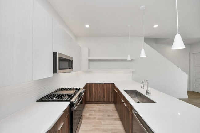 Building Photo - 13104 Moncloa Dr