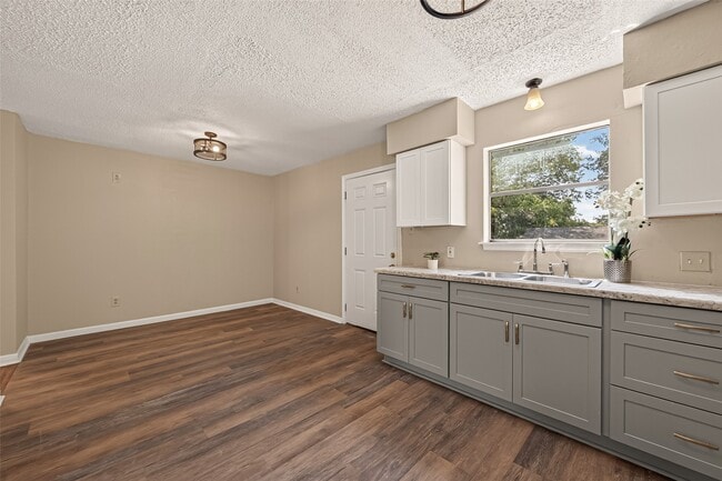 Building Photo - 13309 Milo Dr