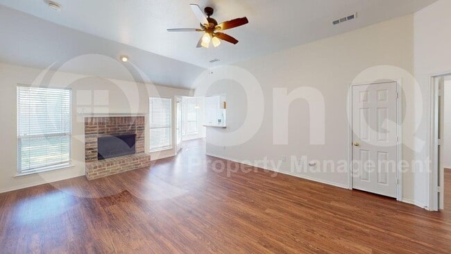 Building Photo - 205 Larkspur Dr