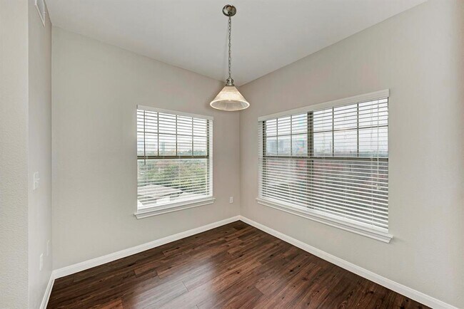 Building Photo - 2320 Gracy Farms Ln