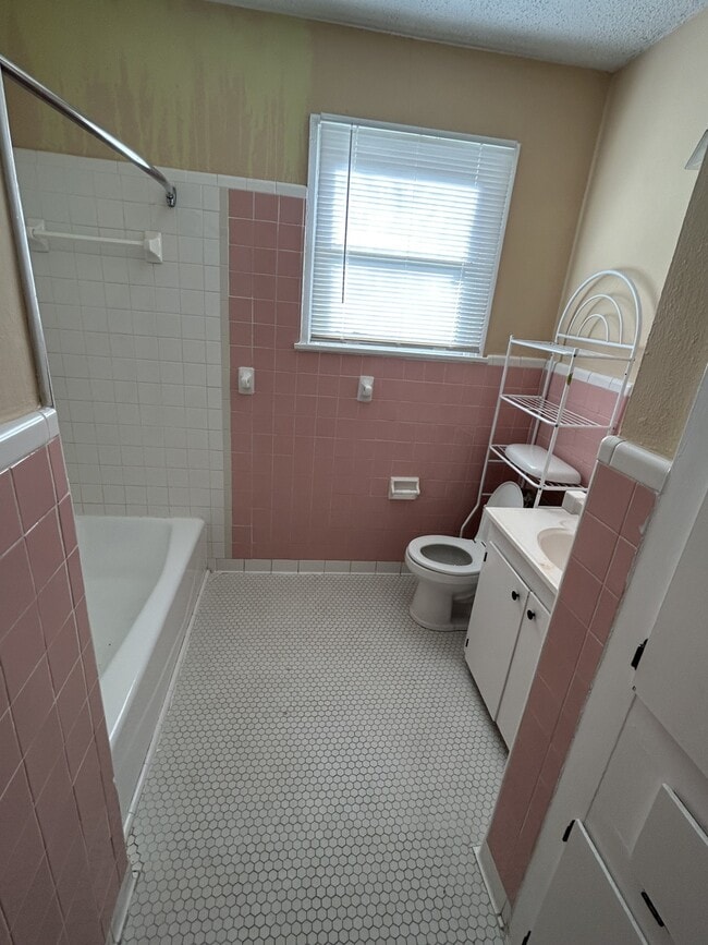 Building Photo - 2928 Avenue O