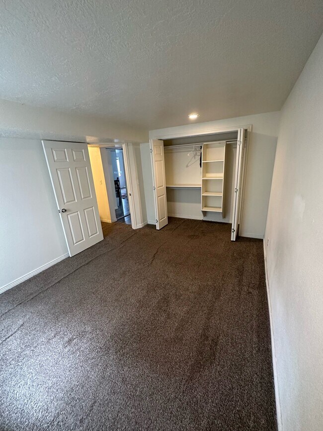 Building Photo - 4101 Juniper Hills Dr