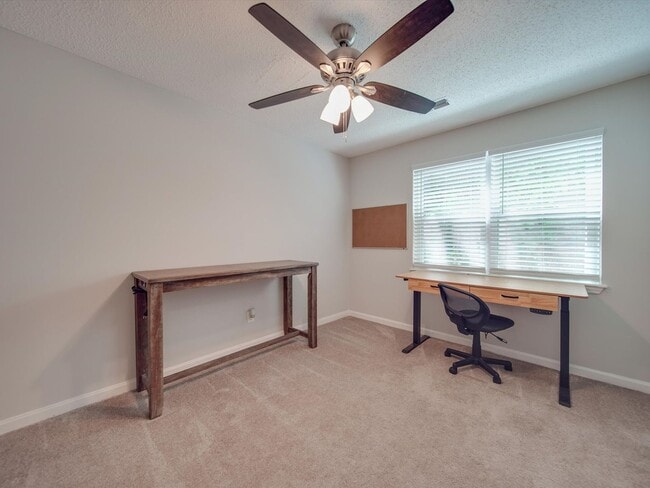Building Photo - 1052 Churchill Downs Ct