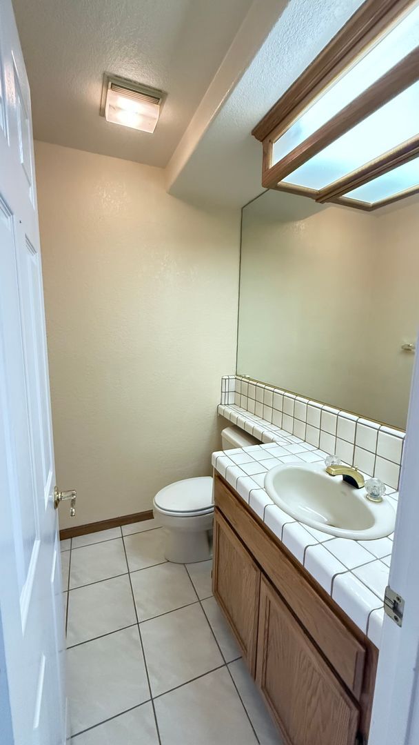 Building Photo - Single Story 3 Bedroom 2.5 Bath