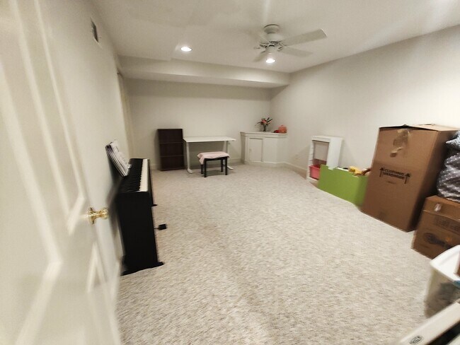 Building Photo - 110 Canterbury Ln