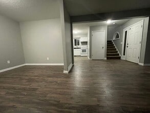 Building Photo - Amazing 5 Bedroom 2 Bathroom Home in South Minneapolis!