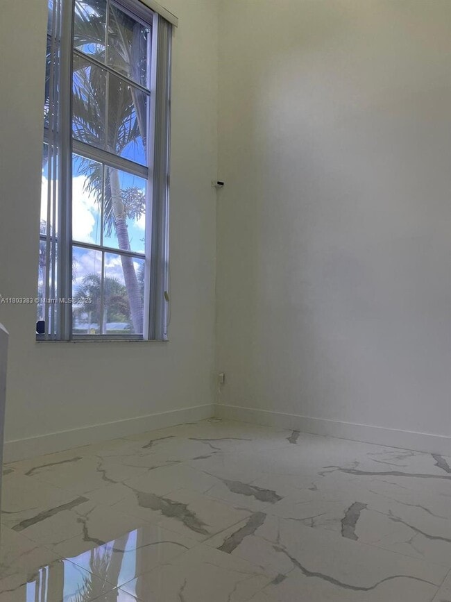 Building Photo - 7030 SW 41st Pl