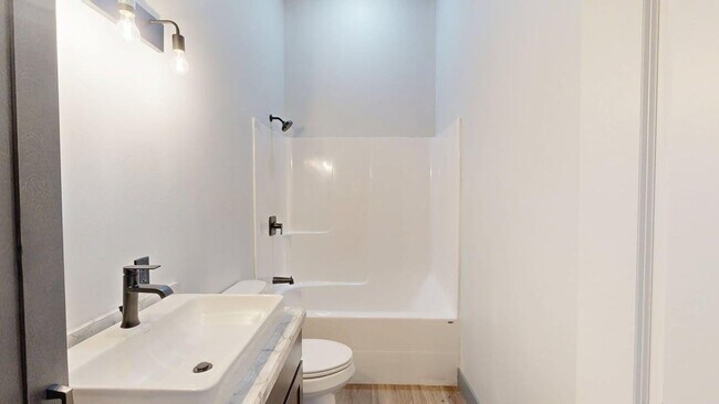 Building Photo - 3734 Cresent Lake Rd