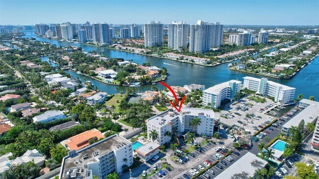 Building Photo - 3181 S Ocean Dr