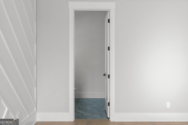 Building Photo - 407 Thunder Rd