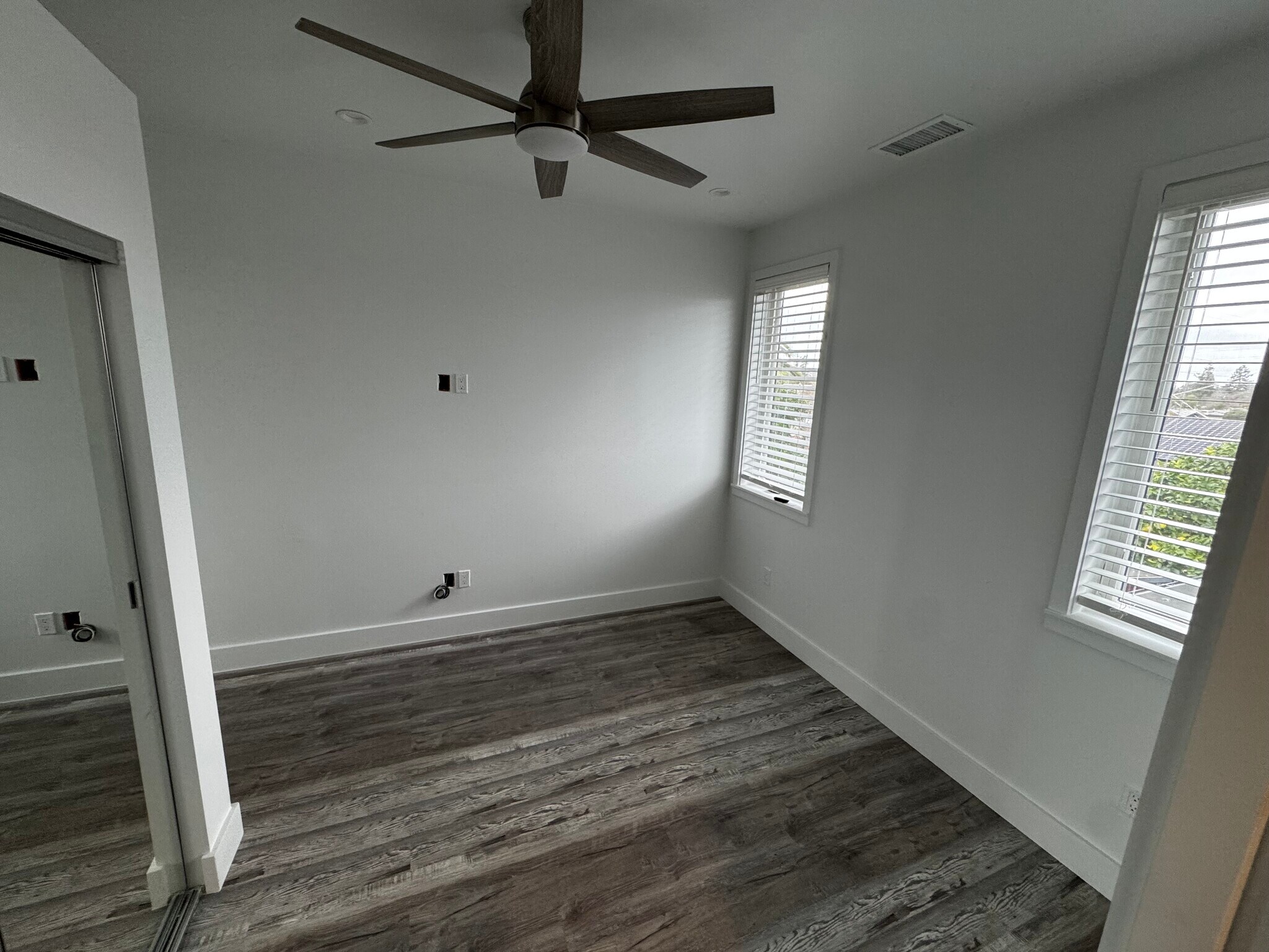 Building Photo - 135 Burlington Dr