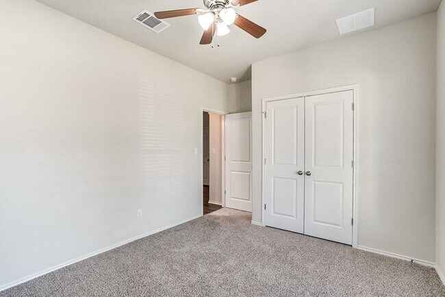 Building Photo - 3401 Pauling Loop