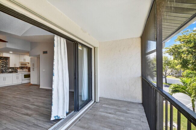 Building Photo - 812 Sky Pine Way