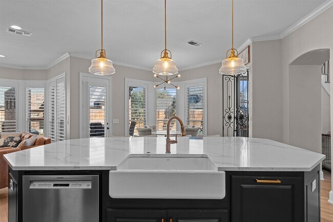 Building Photo - 1621 Hidden Bluff Ct