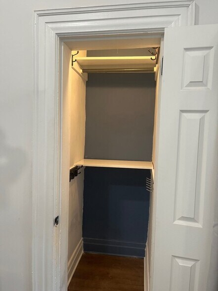 Building Photo - 553 E 700 S