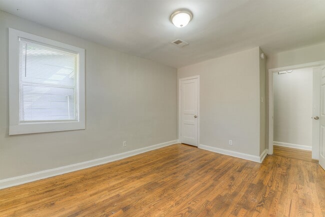 Building Photo - 1778 Edward Ave