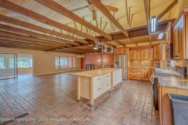 Building Photo - 109 Snowcap Dr