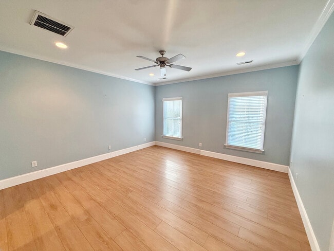 Building Photo - 4228 Pine Hollow Dr