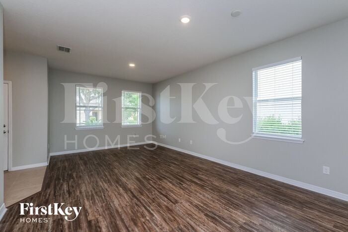 Building Photo - 12217 Fairlawn Dr