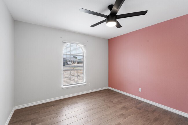 Building Photo - 108 Jaimie Way