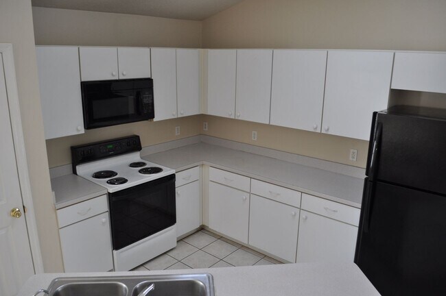 Building Photo - 16 Russman Ln