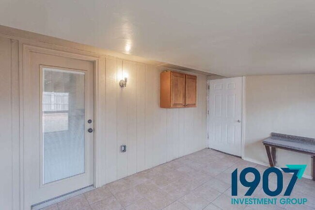 Building Photo - Stunning 3-Bedroom Home in OKC with Modern...