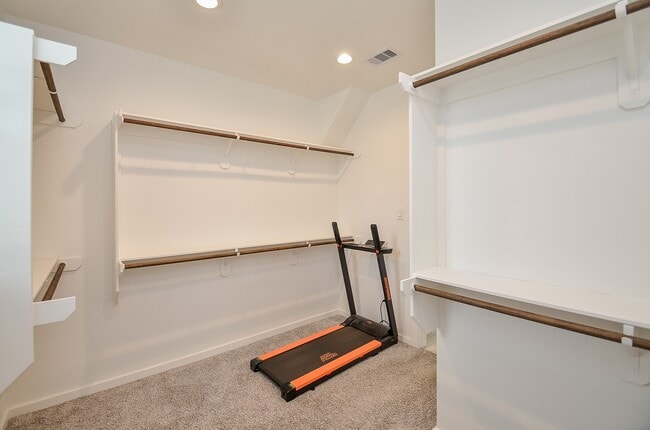 Building Photo - 6807 Vista Ledge Dr