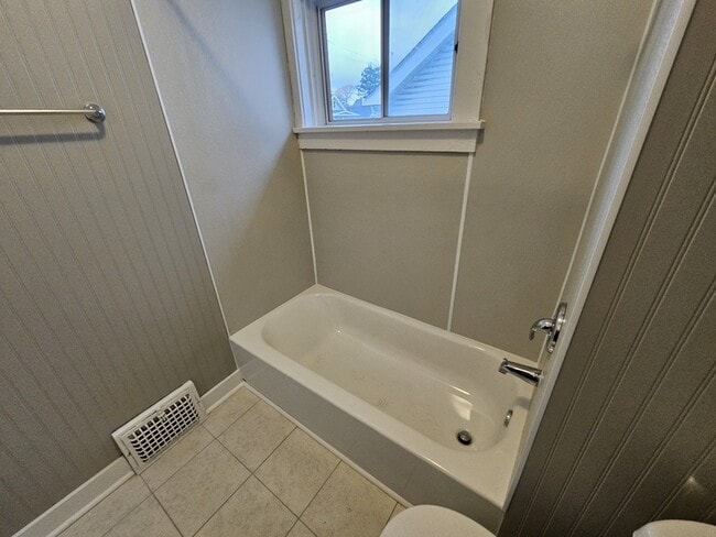 Building Photo - 3294 W 111th St