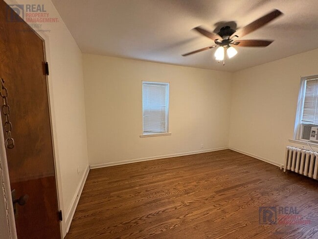 Building Photo - 3355 Elizabeth Dr