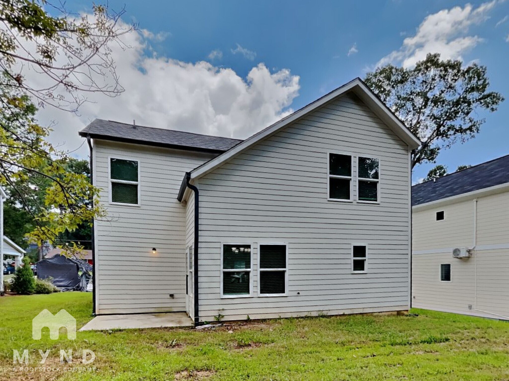 Building Photo - 1110 Wedgewood Dr NW